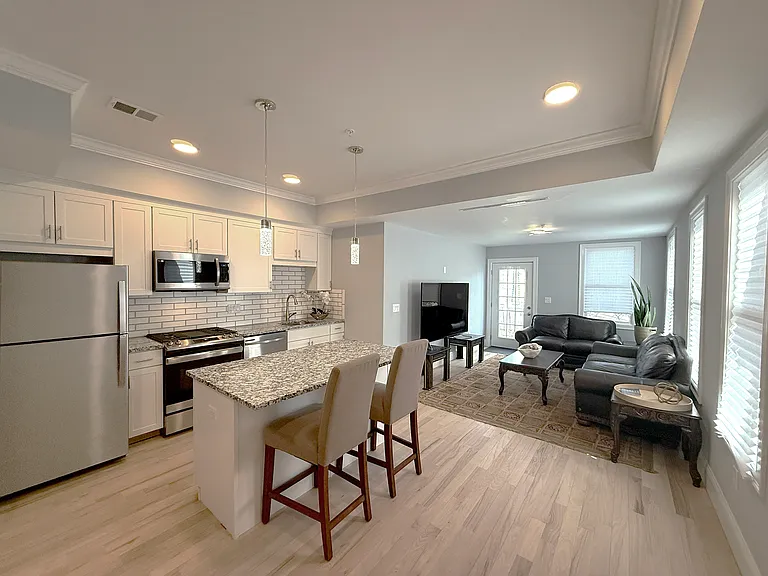 7 Waumbeck St #3 — Photo 3