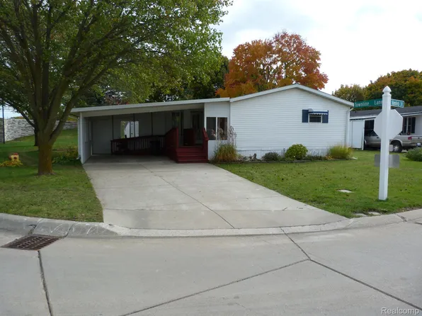7174 S Hemlock Ln, Mount Morris, MI 48458