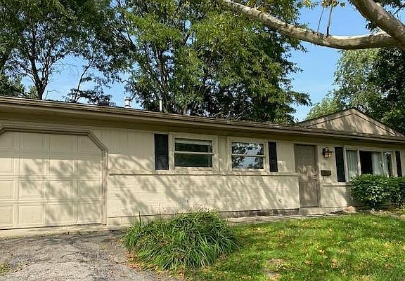 2nd image of 2854 Manola Dr