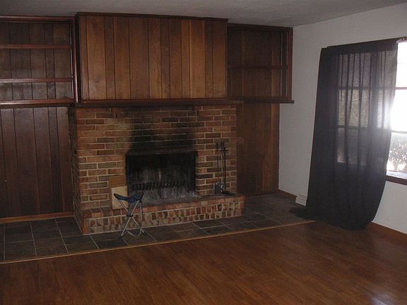 5th image of 3307 Lookout Dr