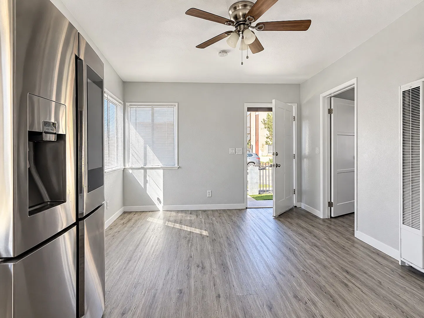1024 Hoffman Ave — Photo 4