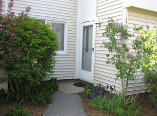 J4 Grandview Dr, South Burlington, VT 05403