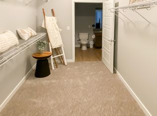 ivi Apartments, Omaha, NE 68164
