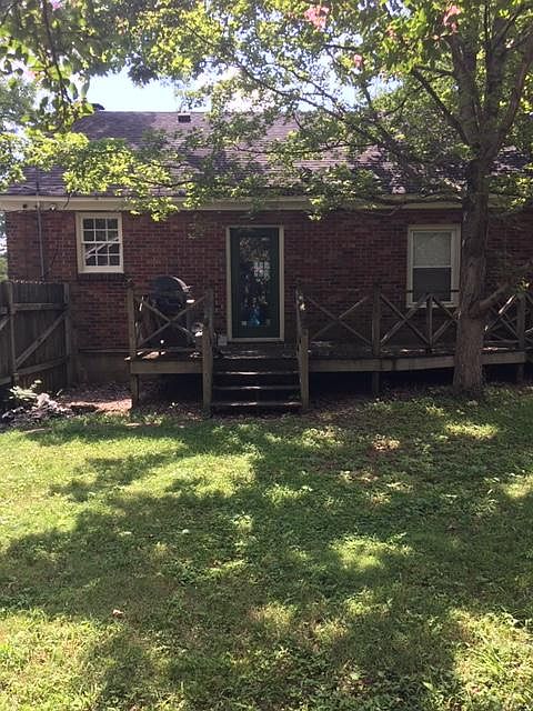 2nd image of 119 Cleburne St
