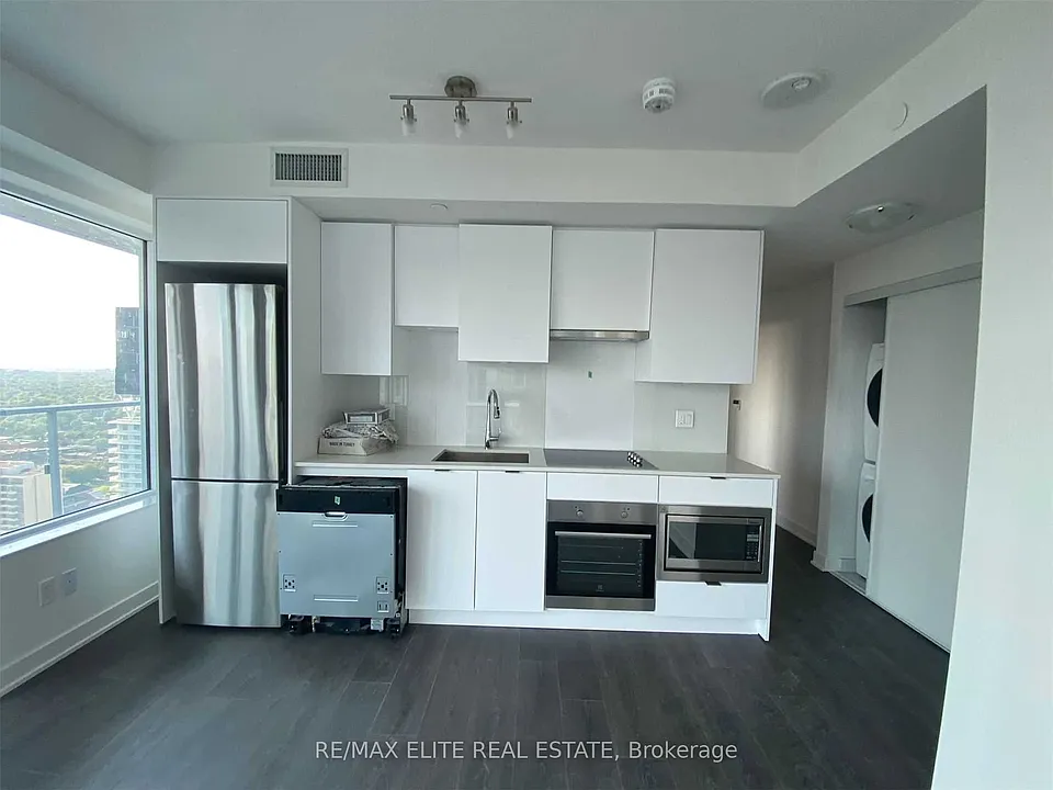 99 Broadway Ave #3209