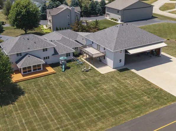 2601 Cessna Cir, Poplar Grove, IL 61065