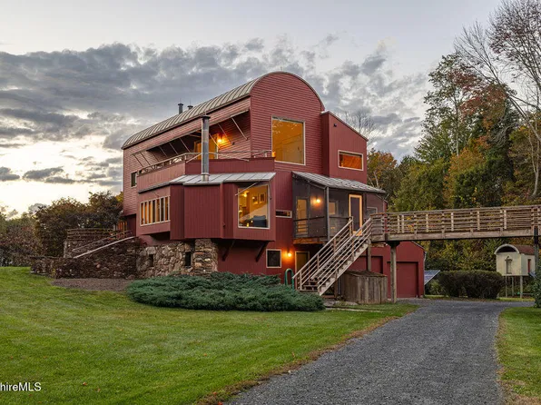 729 Hewins St, Sheffield, MA 01257