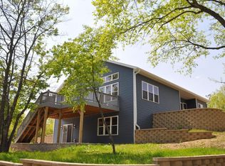 N7471 Bay Dr, Elkhorn, WI