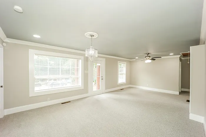 766 Cascade Dr — Photo 4