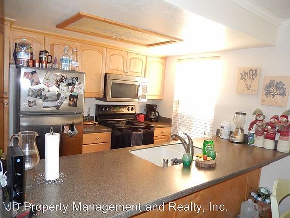 4th image of 4222 Menlo Ave Unit 28