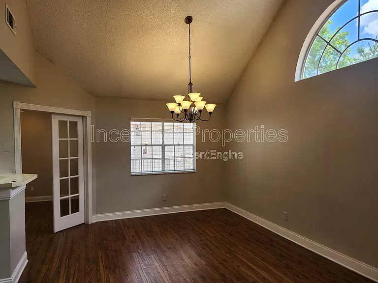 575 Bloomington Ct #24 — Photo 5