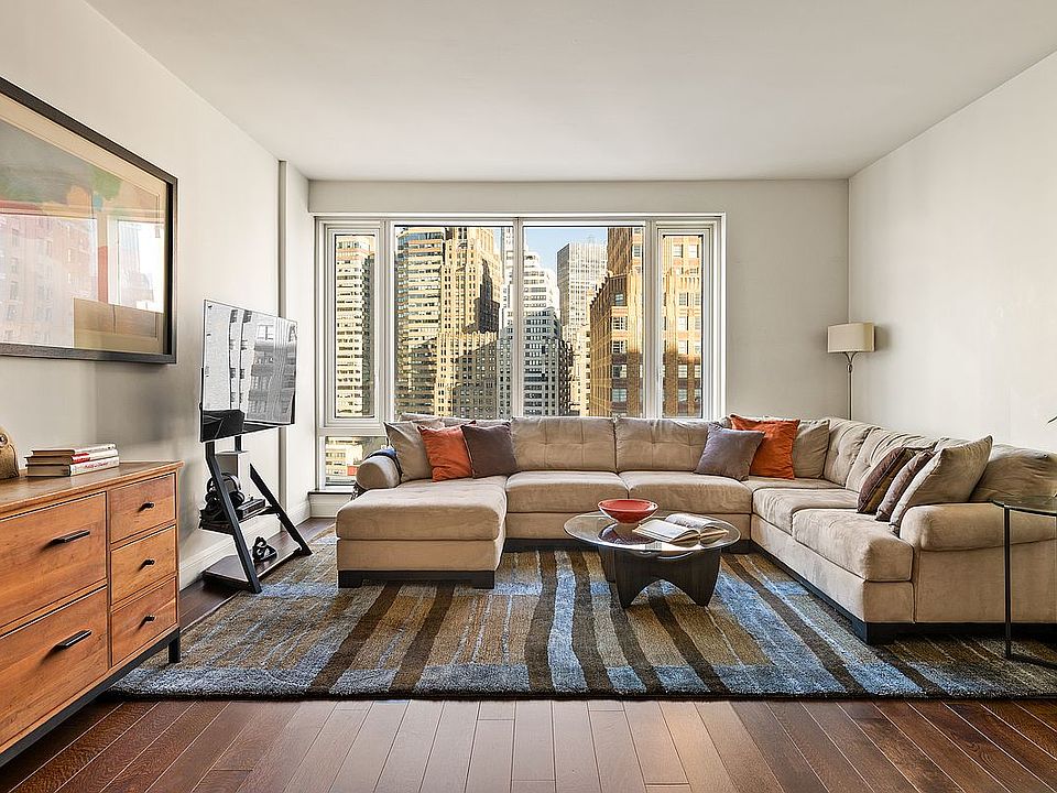 1st image of 70 Little St W Unit 20G