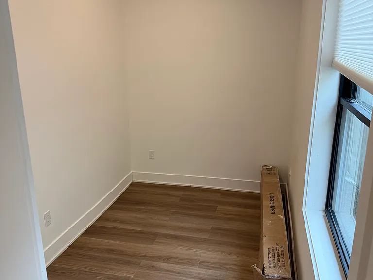 107 W Upright St #B — Photo 11