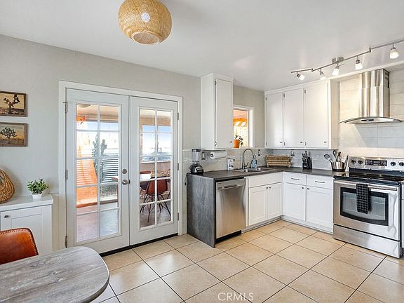 3rd image of 61537 Valley View Dr