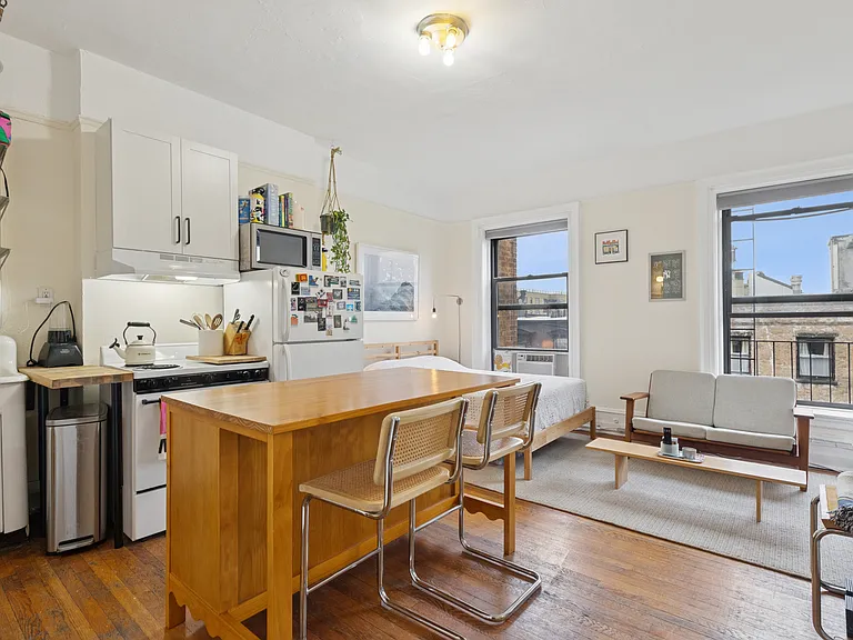 118 Montague St #12 — Photo 1