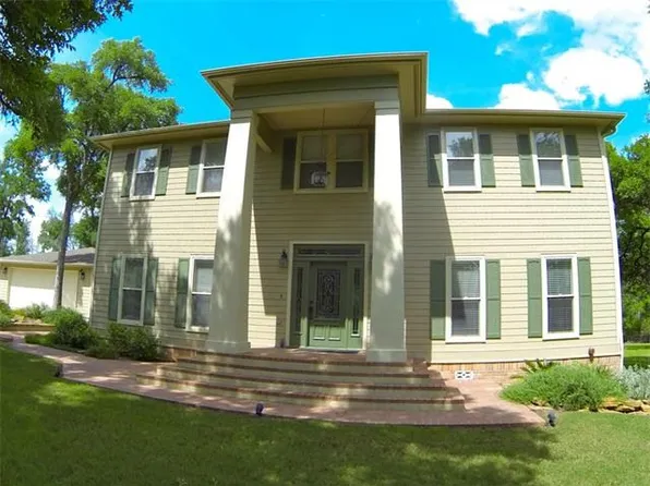 177 Colorado Dr, Cedar Creek, TX 78612