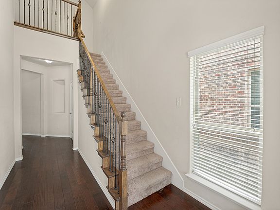 3rd image of 9909 Copperhead Ln