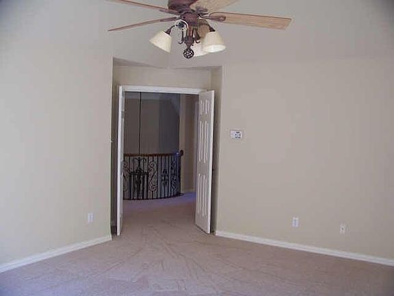 3rd image of 2940 Lakeside Dr