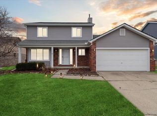 2456 Cranbrook Rd, Canton, MI 48188