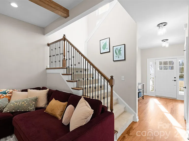 18047 Northport Dr — Photo 31