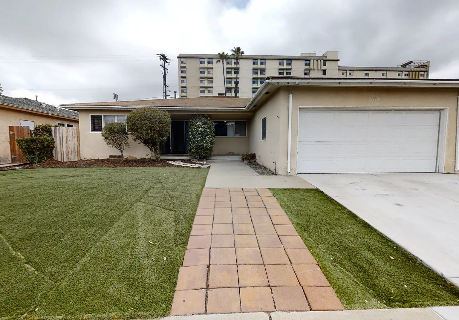 Usually Rents To 8-11 People. Huge 6bd/5ba, Lots Of Parking!! — Photo 1