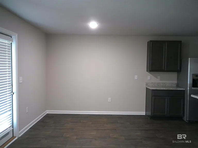 224 Fulham Ln — Photo 5