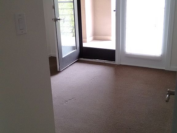 Spacious bedrooms with w2w carpets