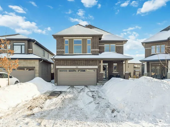 212 Reisling Way, Ottawa, ON K1T 0X1