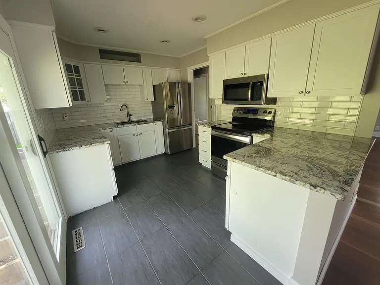 4370 Dakota St SE — Photo 12