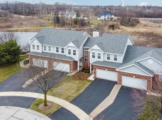 124 Chestnut Hills Cir #124, Willowbrook, IL 60527