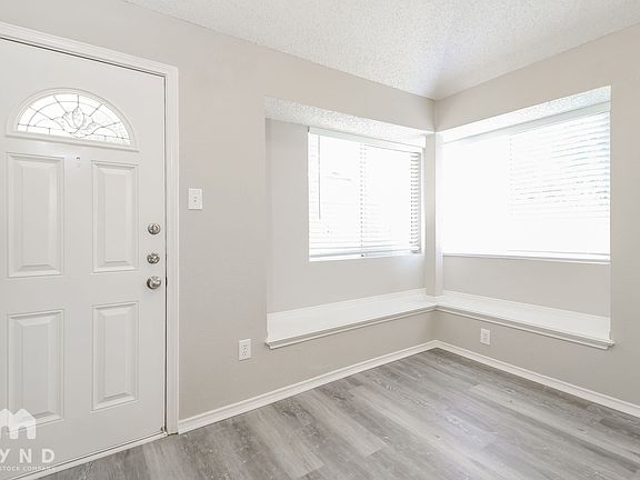 5th image of 5211 Livermore Dr