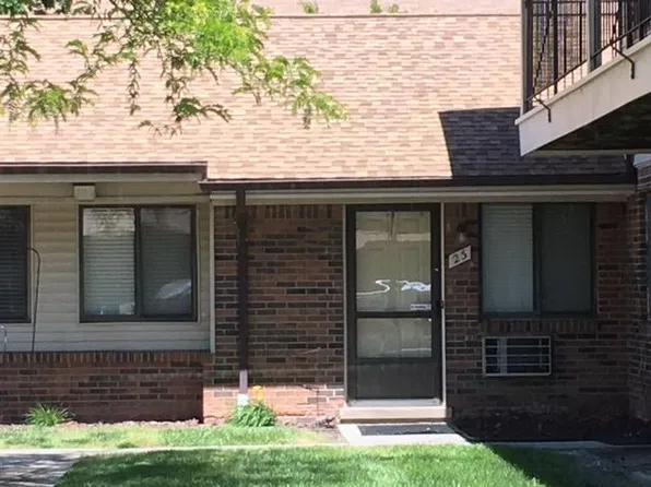 30010 Utica Rd APT 23, Roseville, MI 48066