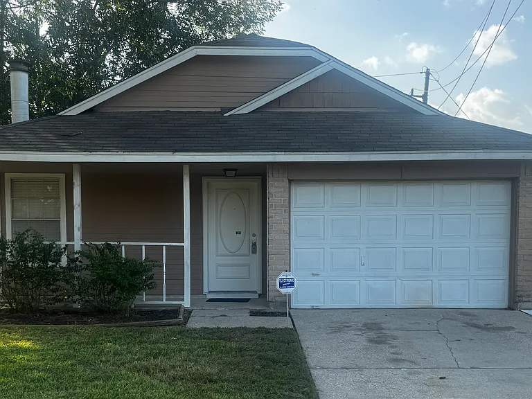 10719 Ambergate Dr — Photo 1