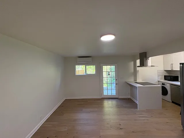 308 Glen Park Ave #C — Photo 4
