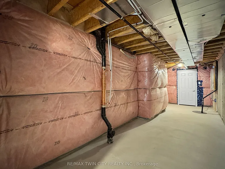 82 Gledhill Cres — Photo 44