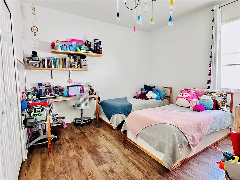 24900 Oakhaven Ct — Photo 16