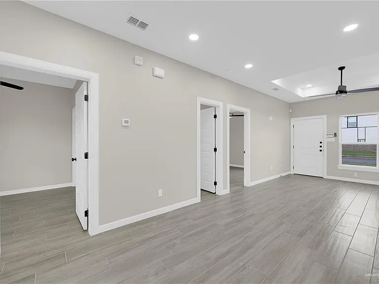 905 Crestview St #2 — Photo 7