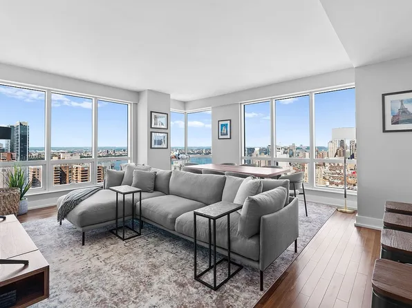 350 W 42nd St APT 47B, New York, NY 10036