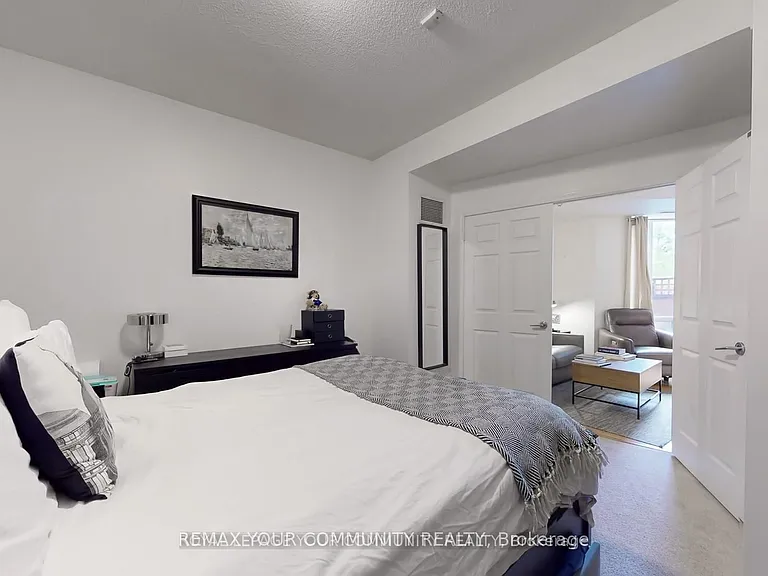455 Rosewell Ave #101 — Photo 13