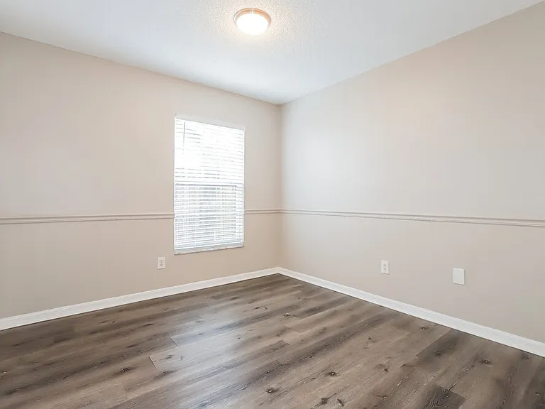 1011 Hardwood Dr — Photo 12