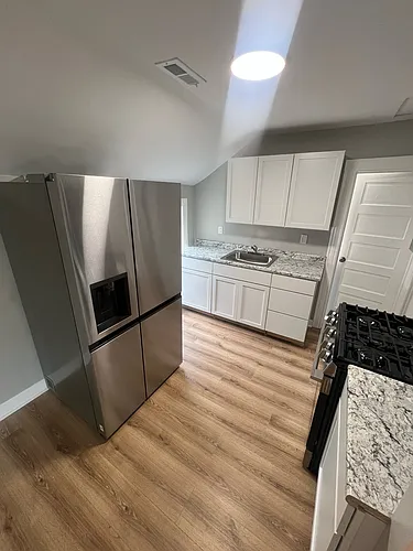 1411 Western Ave Photo 1