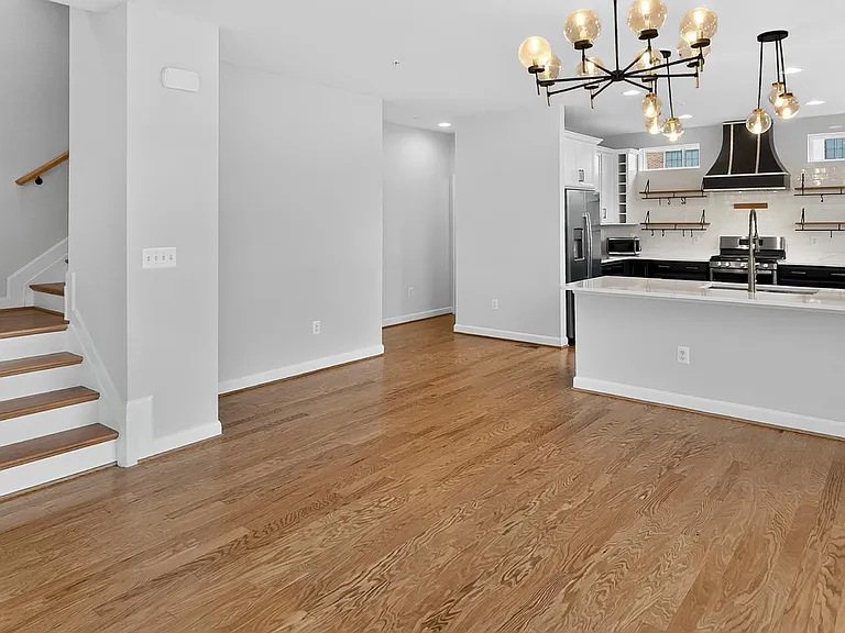 627 Leigh Way — Photo 20