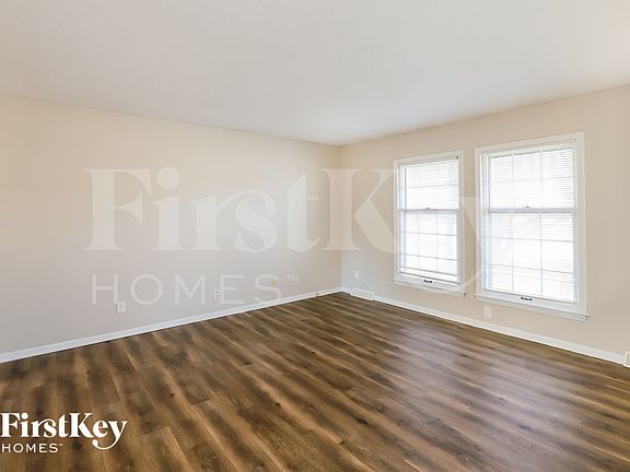 2nd image of 1213 SE Langsford Rd
