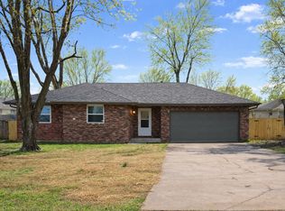 4359 W Weaver Rd, Battlefield, MO 65619