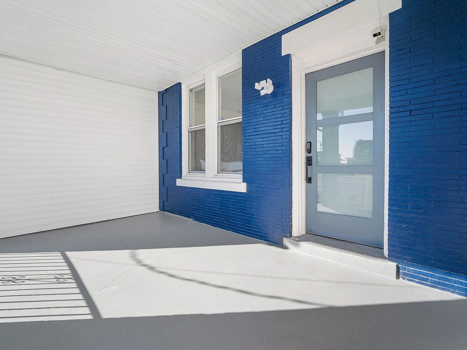 2 bed, 1.0 bath, $1,599 — Photo 2