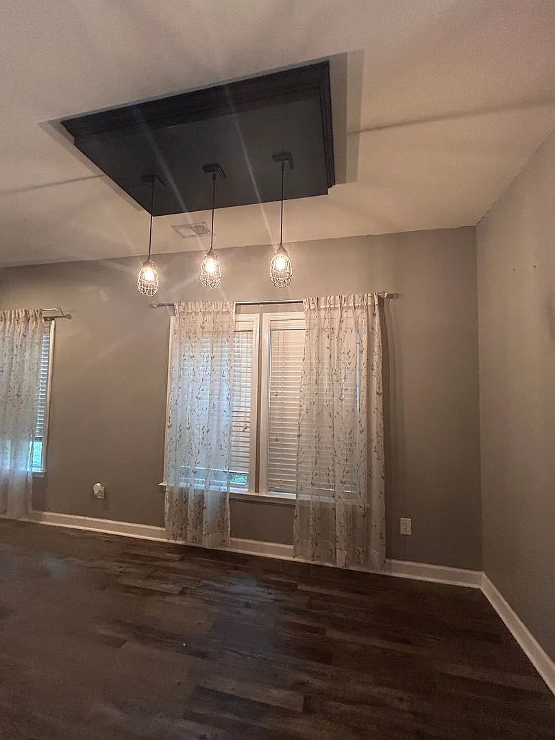 Huge 4BR home in beautiful neighborhood Wellborn Village in Ladson! — Photo 4