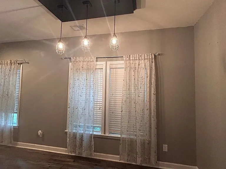 3706 Crescent Way — Photo 4