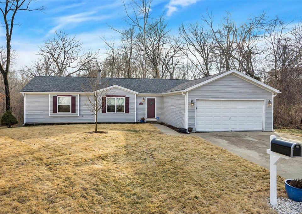 1st image of 35 Brown Dr
