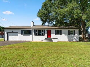 18732 Eltham Rd, West Point, VA 23181