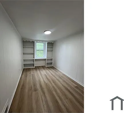 327 W 21st St — Photo 8